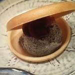 一品屋 - (二周年記念コース)種亀の最中を使ったゴマアイス最中