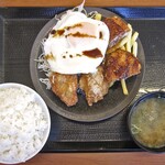 からやま - 料理写真:豚メンチからあげ盛り定食（ご飯大盛り）
