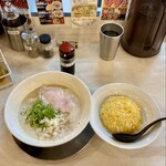 らーめん Stand R&R - 料理写真: