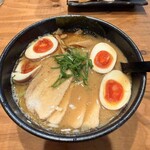 隆勝 - 