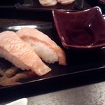 瀬戸内鮮魚と讃岐牛。威風 - 5,000円コース⑦とろけるサーモンにぎり