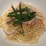 Mani e Mani - スモークサーモンと信州アスパラガスのクリームソース