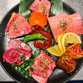 極上のサシと旨味の饗宴！贅沢を極めた「国産和牛7点盛り」