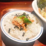 つけ麺屋しずく - お茶漬けは鮭にしました
