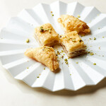 R1 TOKYO Bar&Restaurant - 