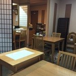 和食屋みくら - 店内落ち着いた雰囲気です。