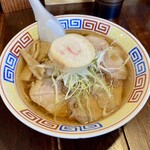 餃子と麺 いせのじょう - しょうゆチャーシューメン