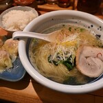俺流塩らーめん - 料理写真: