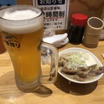 もつ焼き 小江戸 - 生ビールともつ煮。