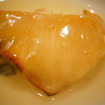 フルタ - フカヒレステーキ　フランス・ロワール産ホワイトアスパラガスを添えて