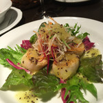 ヴィエイユ ヴィーニュ - 帆立貝ソテー。キウイソース。