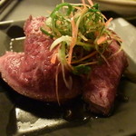 ●最初の一品は、和牛サラダともいうべき贅沢な物。