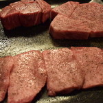 ●サーロインもヒレも、この厚さだよ、あぁ。。。