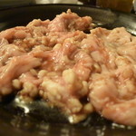 京松蘭 - ●ホルモンも、相変わらず細工包丁が入り、丁寧な仕事ぶりだった。