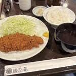 勝烈庵 - ロースかつ定食