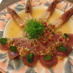 タイ国料理　チャイタレー - 天然海老と鮪と帆立のカルパッチョ