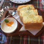 椰子の実 - 朝食チーズサンド