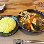 SOUP CURRY SPICE PICCA - 料理写真:「じっくり煮込んだ！ホロホロ！形牛すじとお豆腐のスープカレー」（1,800円）&「海老スープ」（+150円）、中辛・中ライス