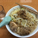 ラーメン荘　歴史を刻め - ラーメン：730円[税込み]
       〜麺少量を選択しても同額〜