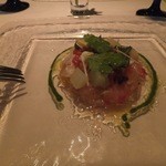 ラ・リリアーナ - 冷前菜；マカジキ、燻製ブラータチーズ