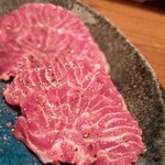 天城黒豚の店 橋本ホルモン - 上カシラ4切れ　一頭から4切れしか取れない希少部位！