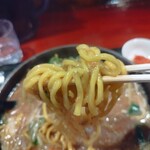 麺屋 蔵人 - 麺は黄色みが強い、太めのしっかり麺。そしてスープはとっても好み！