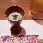 喜人 - お通し。一口サイズのスープ、素材のサツマイモのお味たっぷり、食感良し◎でした。