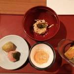 喜人 - これ、お通しですよ！料亭でもないのに、それぞれ少しづつ、丁寧な仕事感じましたよ☆☆☆