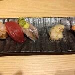 鮨・酒・肴 杉玉 - 赤海老、マグロ、アジ、飲めるサーモン