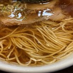 ふらり - 麺はやや細麺、ストレート