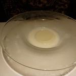 パトゥ - デザート：バラとジャスミンティーのブランマンジェ