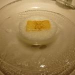 パトゥ - デザート：パッションフルーツのパルフェ、ココナッツソース