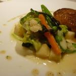 パトゥ - 春野菜添え（スナップ、人参、ワラビ、ロマネスコ、カリーフラワー、ブロッコリー、芽キャベツ等）