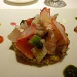 パトゥ - クスクスと魚介（海老、ホタテ、蟹、イカ、ツナのホースラディッシュ和え）