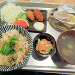 飛梅 - かき飯ＤＸセット（９５０円）で牡蠣づくし