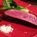 熟成肉の厚切りステーキ