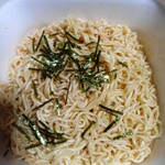 LAWSON - 麺大盛りたらこ味焼そば