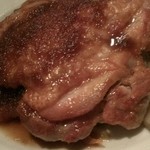 キャラバン - ハーブ鶏のパリパリ焼き ジンジャーソース
      (下にごぼうと人参がたっぷり隠れてます)