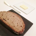 カンテサンス - メゾンカイザーのパン✭グランフェルマージュのバター✭