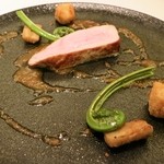 カンテサンス - ラングドッグ産乳飲み仔牛もも肉の３Hロースト✭