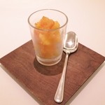 カンテサンス - 蜜柑とオー・ド・ヴィー・ド・ミラベルのソルベ、金柑のコンポート✭