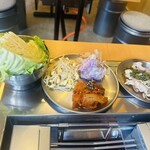 焼肉ホルモンべーす - 