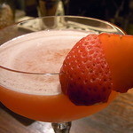 Bar Agit - 苺なんだけどキリッと辛口☆♪