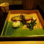 昇月 - 焼き物：マナガツオの味噌漬け、わらびの佃煮、蕪の三杯酢漬け、花山葵の醤油漬け