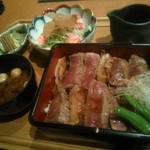 日本料理 おりじん - 牛ステーキとフォアグラ重！お肉はしっかり、フォアグラはトロっと。美味しい一品でした ^^