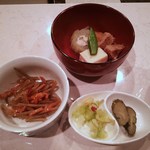 日本料理　盛一 - ランチ：炊き合わせ、小鉢、香の物