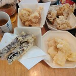 五島うどん びぜん家 - 天ぷら：かしわ：300円・なす：270円
・とうふ：330円
・まいたけ：380円