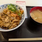 肉問屋 肉丸商店 - 料理写真:豚カルビ丼（小盛）