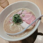 中華そば くらむ - クラムの豚骨らぁ麺(醤油)：1000円