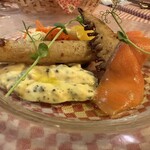 ビストロ ダ アンジュ - 前菜　ホワイトアスパラ、スモークサーモン他